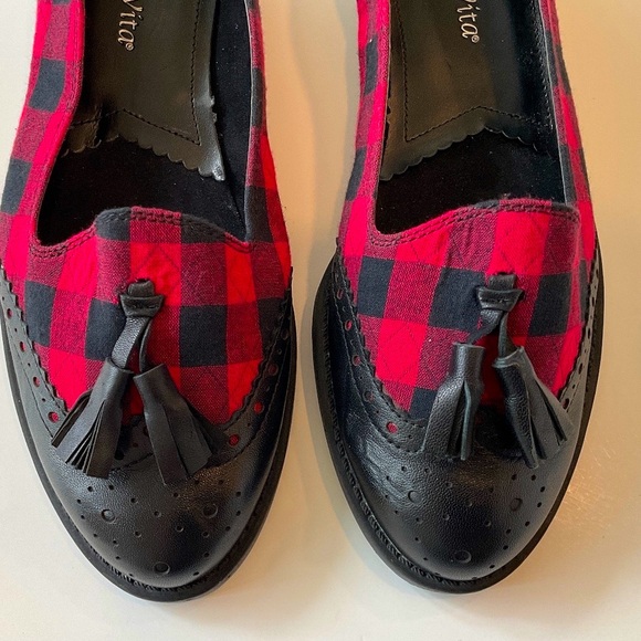 BELLA VITA Loafer Black Red Plaid Tassel Size 9 - Picture 3 of 8